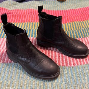 Doc Marten Chelsea Boot